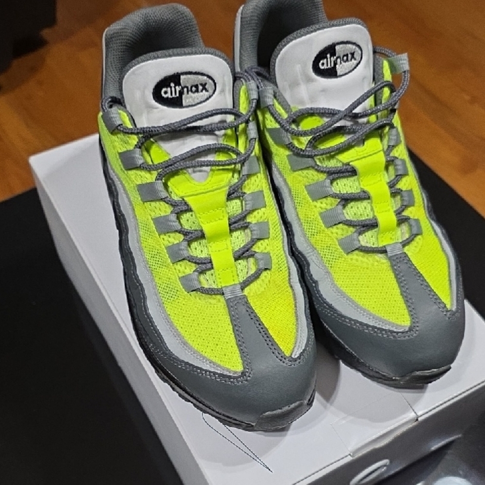 Nike Air Max 95 Volt, Black and Gray (Nike By You Custom)